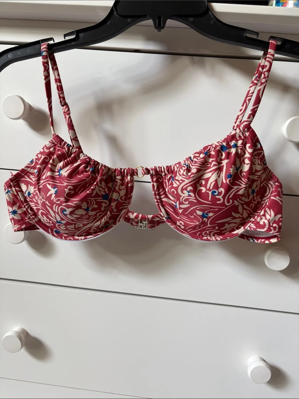 🥀 SHEIN WOMENS SIZE MEDIUM RED FLORAL BALCONETTE TOP BIKINI